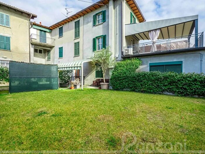 Casa trilocale in vendita in Via Vittorio Emanuele II, Cernobbio