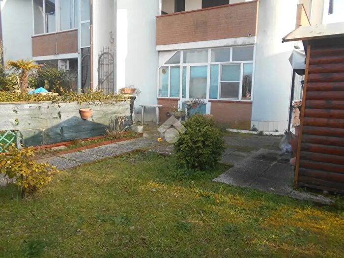 Casa trilocale in vendita in Via Lido di Volano, Comacchio