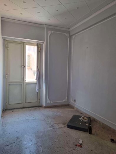 Appartamento con 6 locali in vendita in Via Pietro Platania, Catania