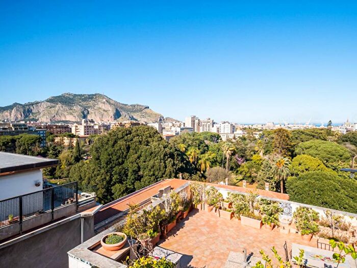 Casa con 5 locali in affitto in Via Terrasanta, Notarbartolo Sciuti, Palermo