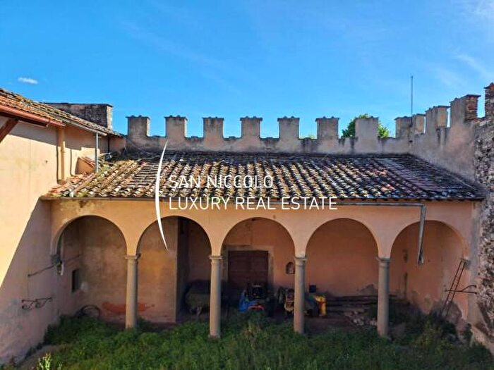 Casa con 6 locali in vendita in Firenze