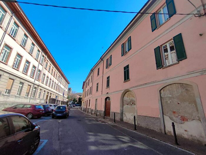 Casa bilocale in affitto in Via Giuseppe Brambilla, Valduce Crispi, Como