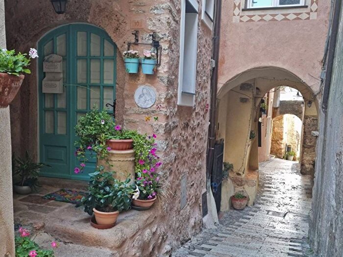 Appartamento trilocale in affitto in Verezzi, Borgio Verezzi