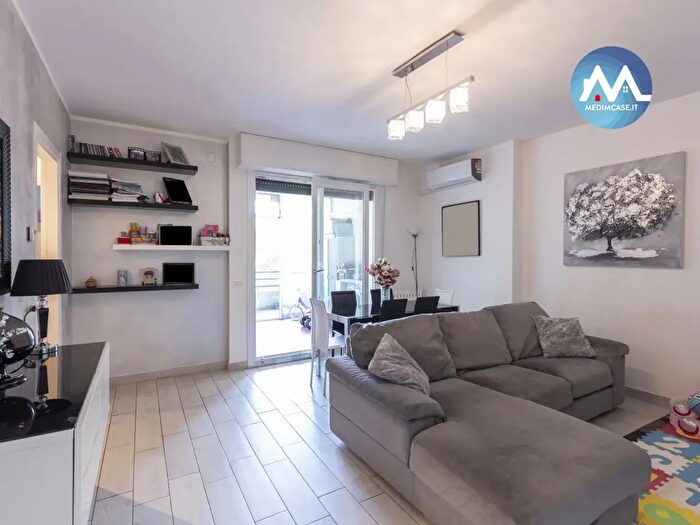 Appartamento trilocale in vendita in Via Arturo Toscanini, Pesaro
