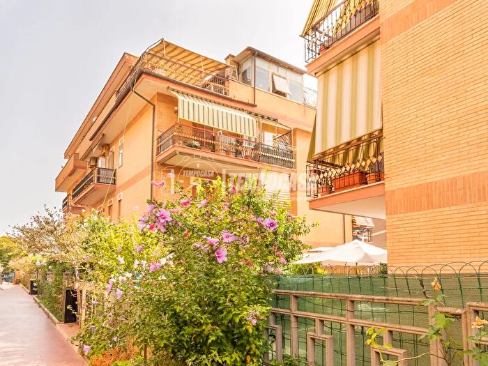Appartamento trilocale in vendita in Via Benedetto Croce C, Ladispoli
