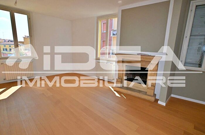 Appartamento con 5 locali in vendita in Viale Ludovico Antonio Muratori Modena, Modena