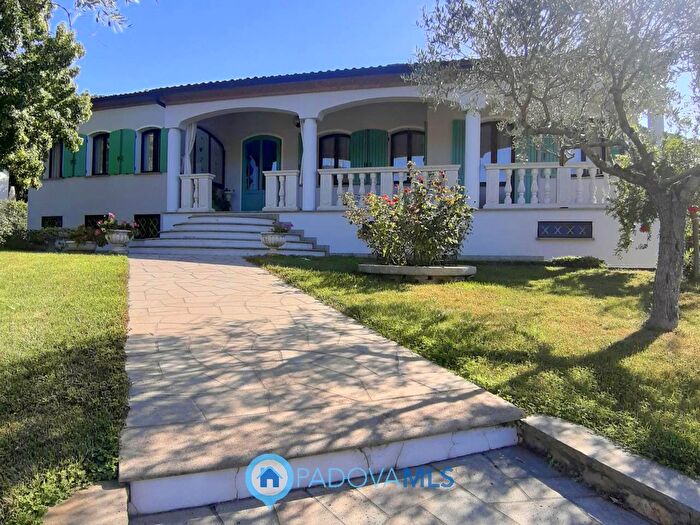 Casa con 5 locali in vendita in Via Maso, Baone