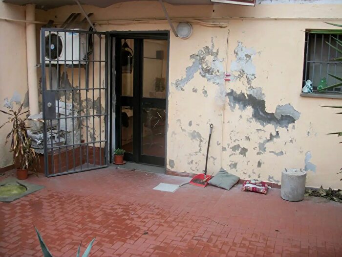 Casa bilocale in vendita in Via Mentana, Cascina