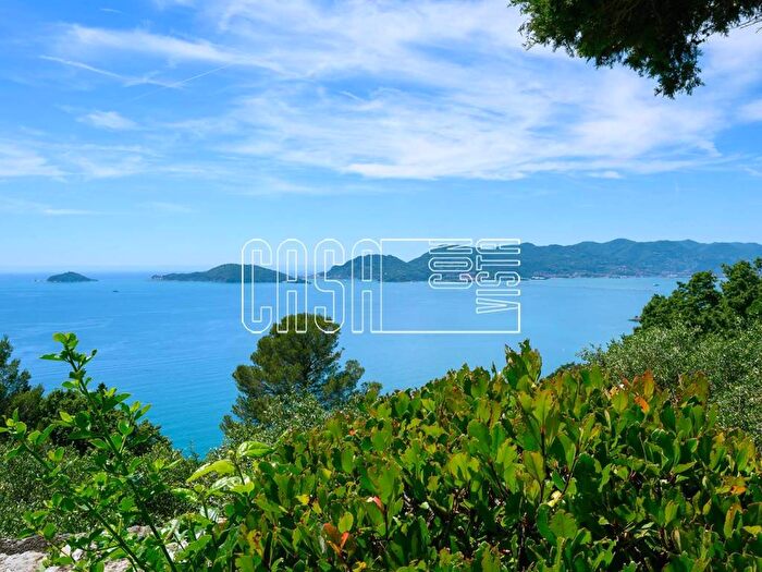 Casa con 6 locali in affitto in SP, La Serra Tellaro, Lerici