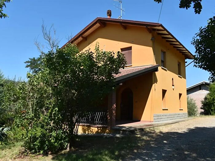 Casa con 6 locali in vendita in Via Badolo, Sasso Marconi