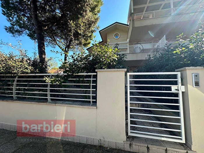 Appartamento trilocale in affitto in Via Cimabue, Cervia
