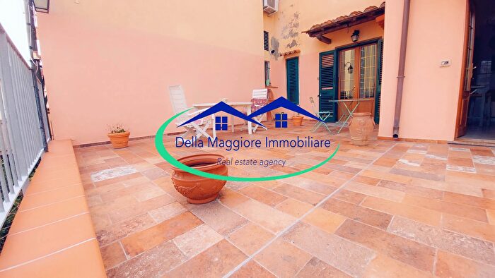 Appartamento con 9 locali in vendita in Via delle Sorgenti, Livorno