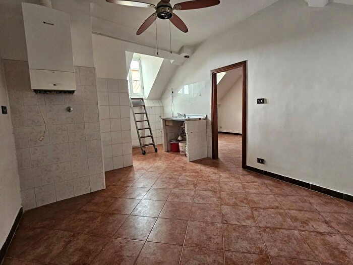 Appartamento trilocale in vendita in Via Gattorno, Genova