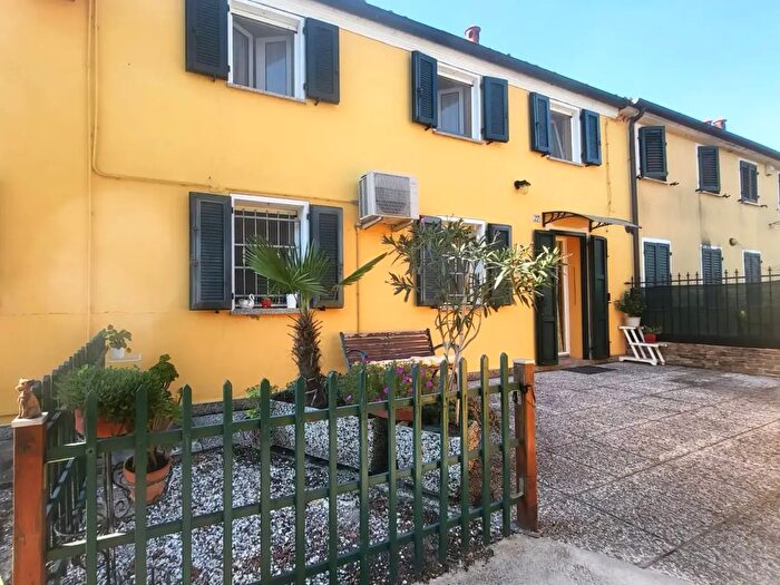 Casa con 5 locali in vendita in Stradone Sant'Antonio, Ferrara