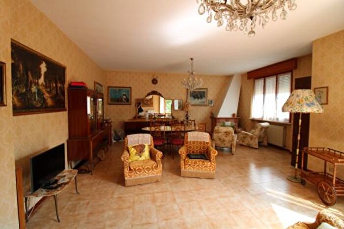 Appartamento con 6 locali in vendita in Monsano