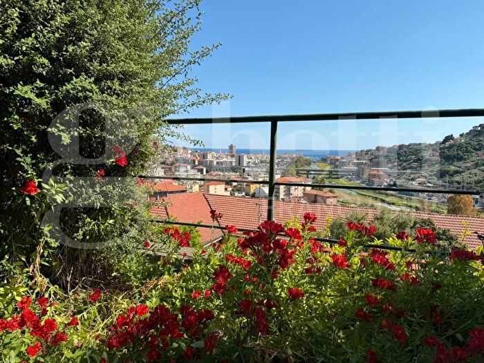 Appartamento quadrilocale in vendita in Salita Castelli Snc, Imperia
