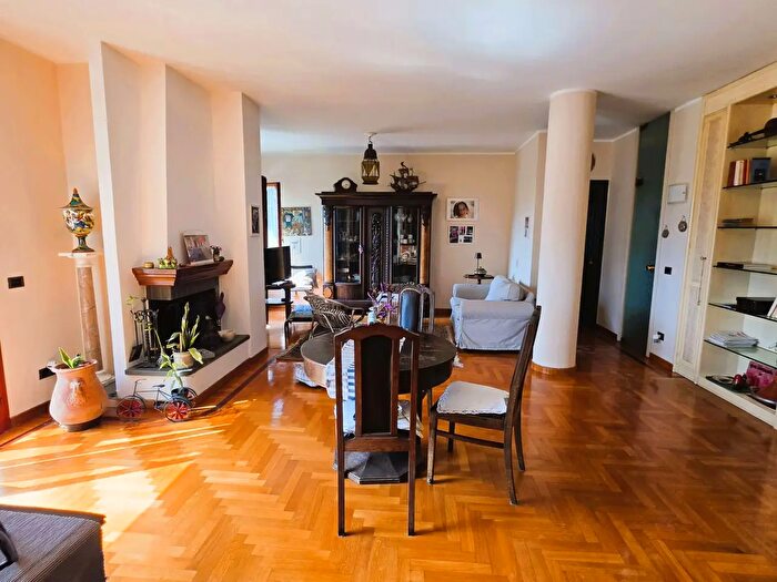 Appartamento con 7 locali in vendita in Sarzana