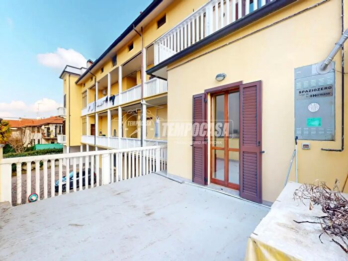 Appartamento bilocale in vendita in Via SantAgata, Binago