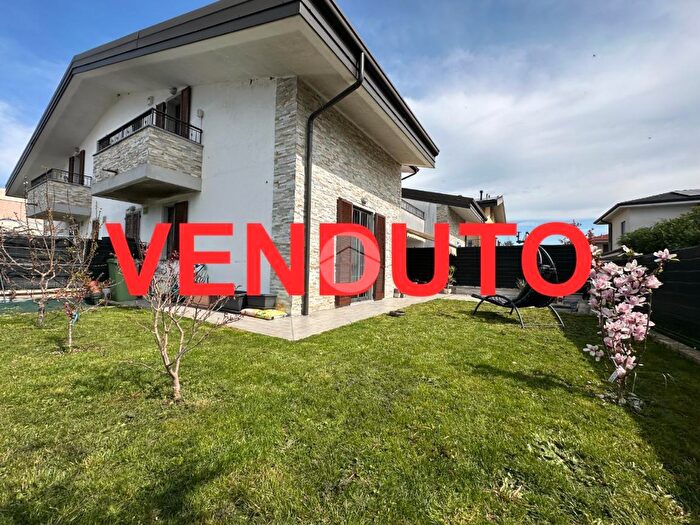 Appartamento bilocale in vendita in Via Maestri del Lavoro, Cambiago