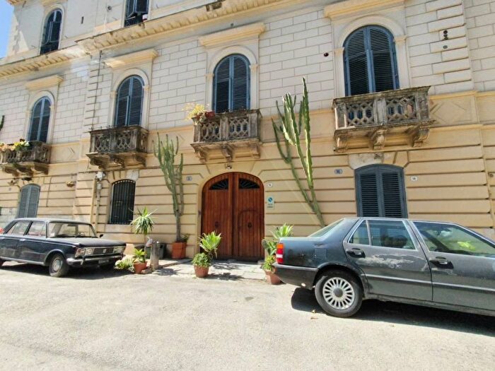 Appartamento trilocale in affitto in Vicolo Malfitano, Malaspina, Palermo