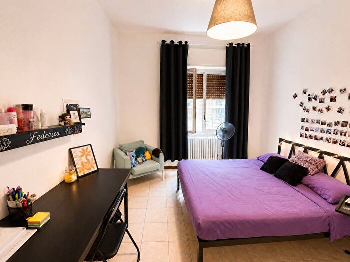 Appartamento quadrilocale in affitto in Via Giacinto Bruzzesi, Giambellino, Milano