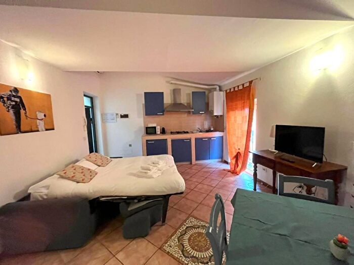 Appartamento bilocale in affitto in Interrato Acqua Morta, Veronetta, Verona