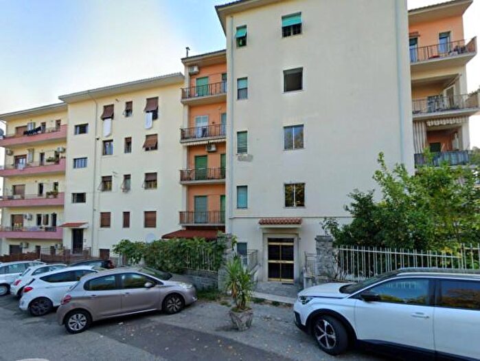 Appartamento trilocale in vendita in Via Tommaso Arnoni, Cosenza