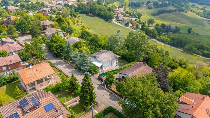 Casa con 5 locali in vendita in Via Monte Cerlino, Viano