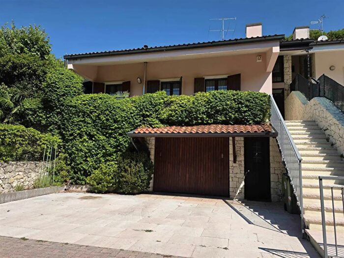 Casa con 6 locali in vendita in Negrar di Valpolicella