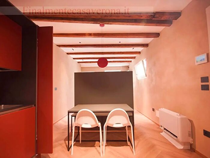 Appartamento monolocale in affitto in Via San Nazaro, Verona
