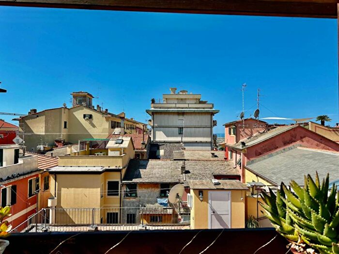 Casa quadrilocale in affitto in Via Roma, Centro, Lavagna