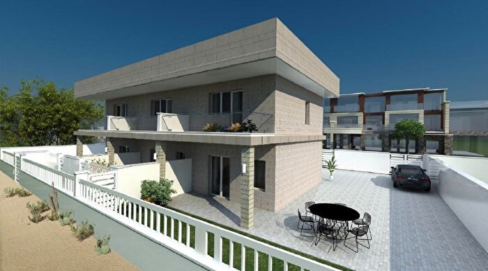 Casa trilocale in vendita in Lungomare delle Sirene, Pomezia