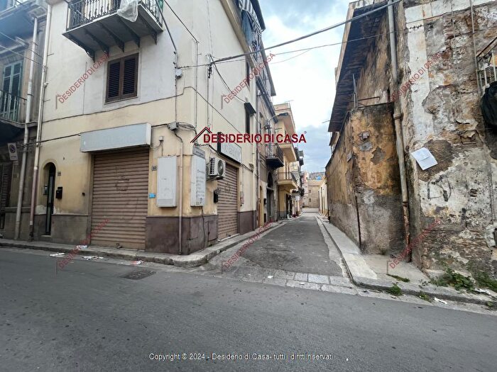 Casa con 7 locali in vendita in Piazza Leone Bagheria Pa Italia, Bagheria