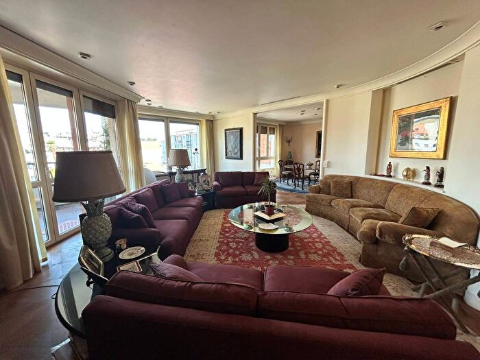 Appartamento con 6 locali in affitto in Via Antonio Fogazzaro, Montenero, Milano