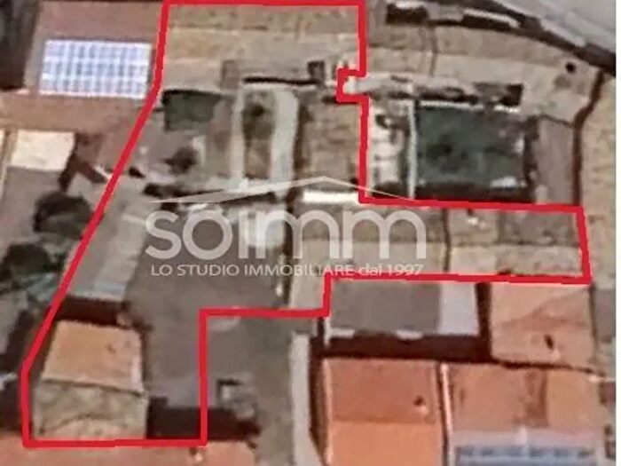 Casa con 10 locali in vendita in Via Roma, Sinnai