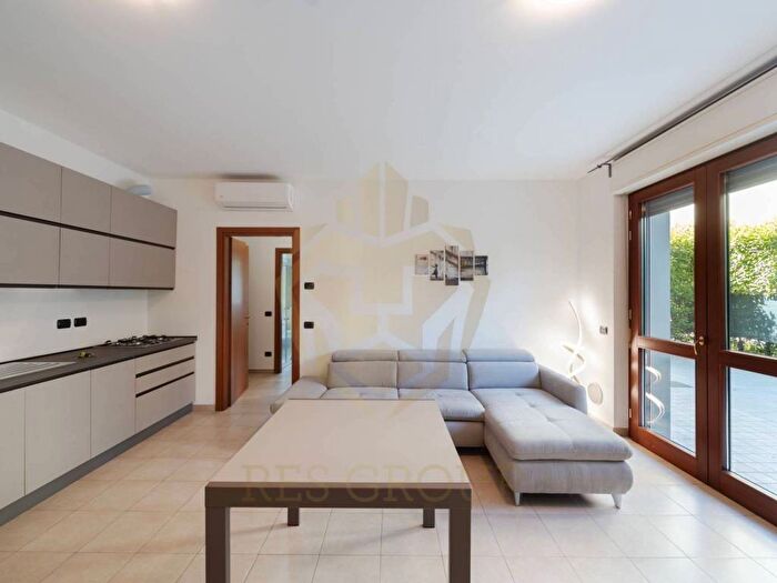 Appartamento bilocale in affitto in Viale Libertà, Via Lecco Via Bergamo, Monza