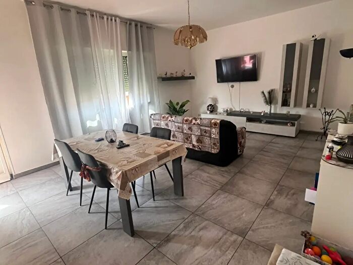 Appartamento trilocale in vendita in Via Alessandro Volta, Santa Marinella