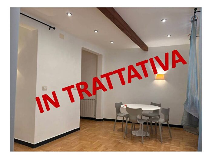 Appartamento trilocale in affitto in Salita Inferiore di Sant'Anna, Castelletto, Genova
