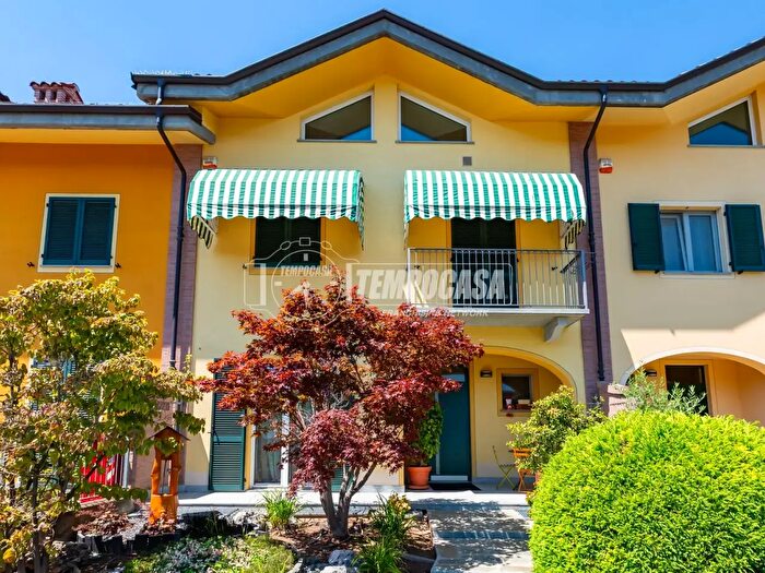 Casa con 6 locali in vendita in Via Santa Lucia, Fossano