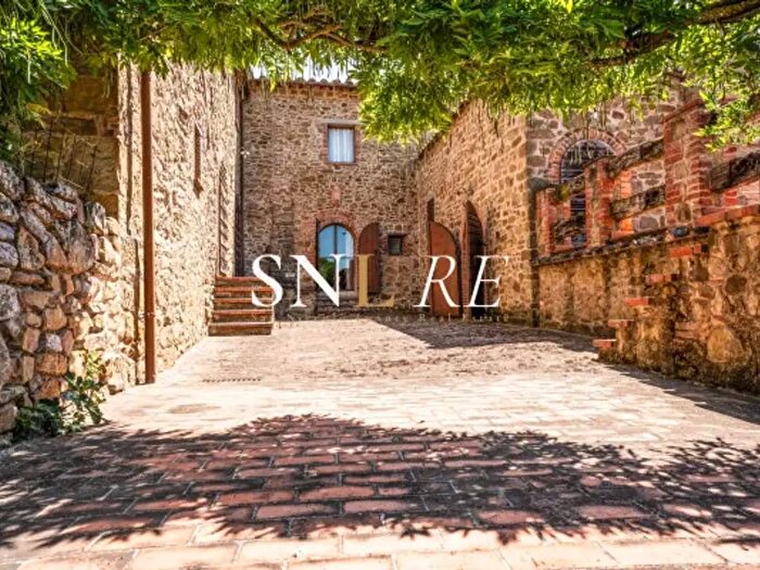 Casa con 6 locali in vendita in Località La Spessa, Sinalunga