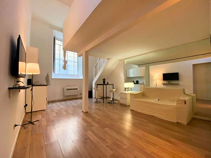 Appartamento monolocale in vendita in Via Borromei, Milano