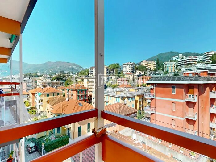 Appartamento trilocale in vendita in Rapallo