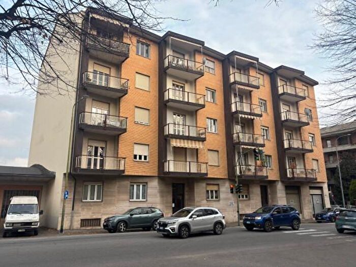 Appartamento trilocale in vendita in Via Saluzzo, Pinerolo