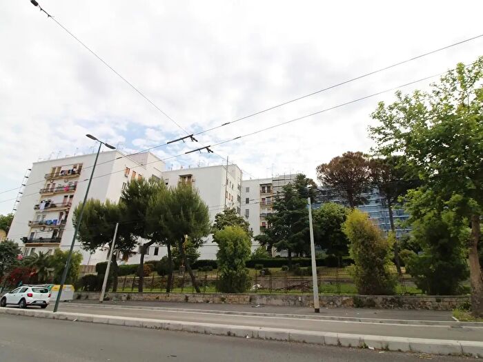 Appartamento in vendita in Via Vincenzo De Giaxa, Napoli
