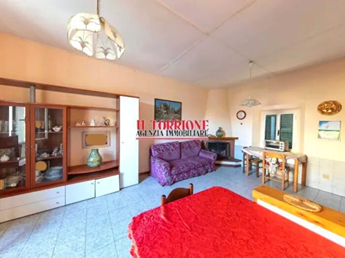 Casa quadrilocale in vendita in Via Settembre, Pescia