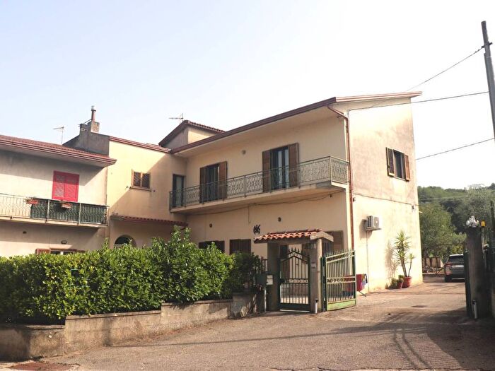 Casa con 6 locali in vendita in Melizzano