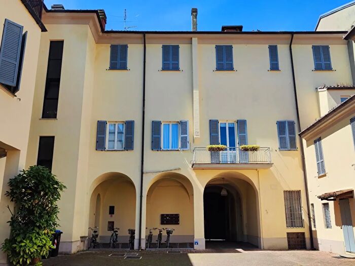 Appartamento con 5 locali in vendita in Via Borghetto, Piacenza