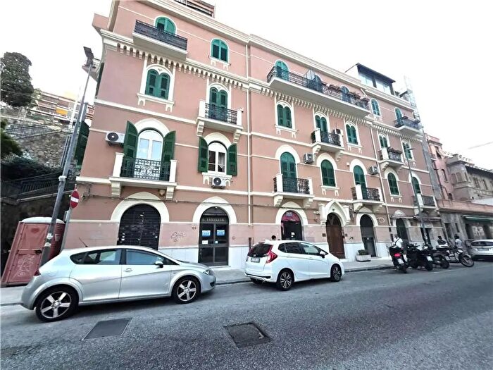 Appartamento bilocale in vendita in Via XXIV Maggio, Messina
