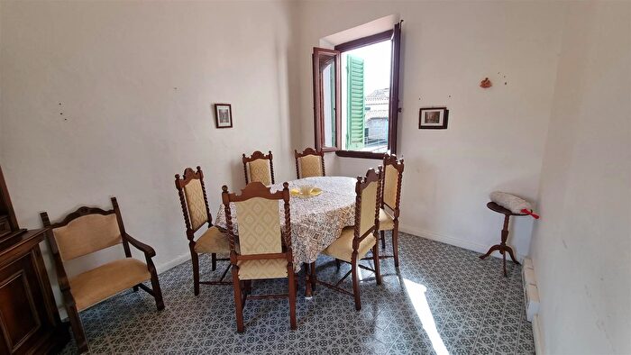 Casa quadrilocale in vendita in Vicolo Santa Caterina Pistoia, Pistoia