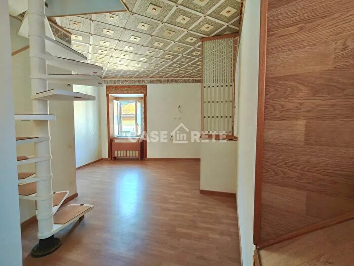 Appartamento trilocale in vendita in Via del Bottalone, Viterbo